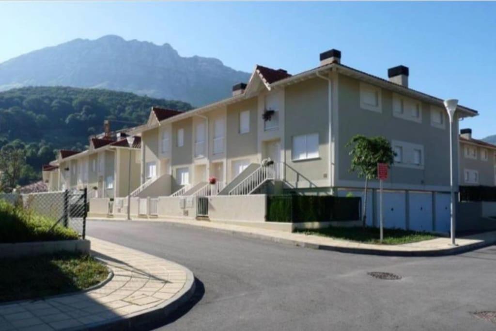 Casa En La Montana Con Piscina De Temporada Villa Arredondo ภายนอก รูปภาพ